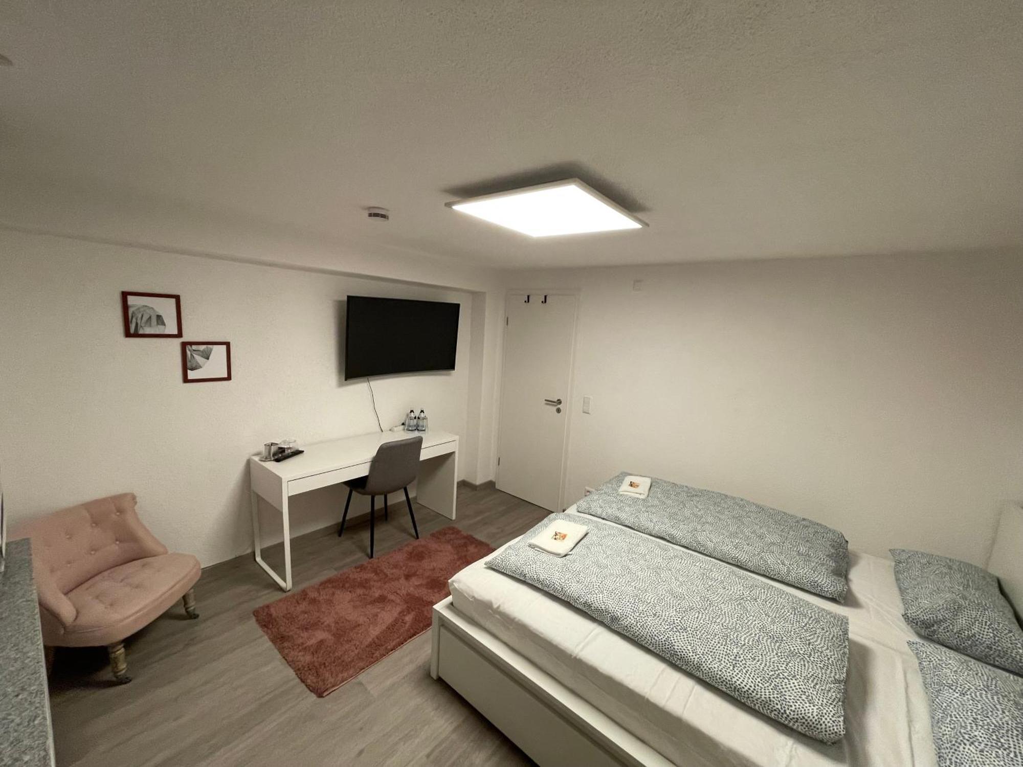 #3 Bequemes Zimmer Mit Pool Und Garten Memmingen Exteriör bild