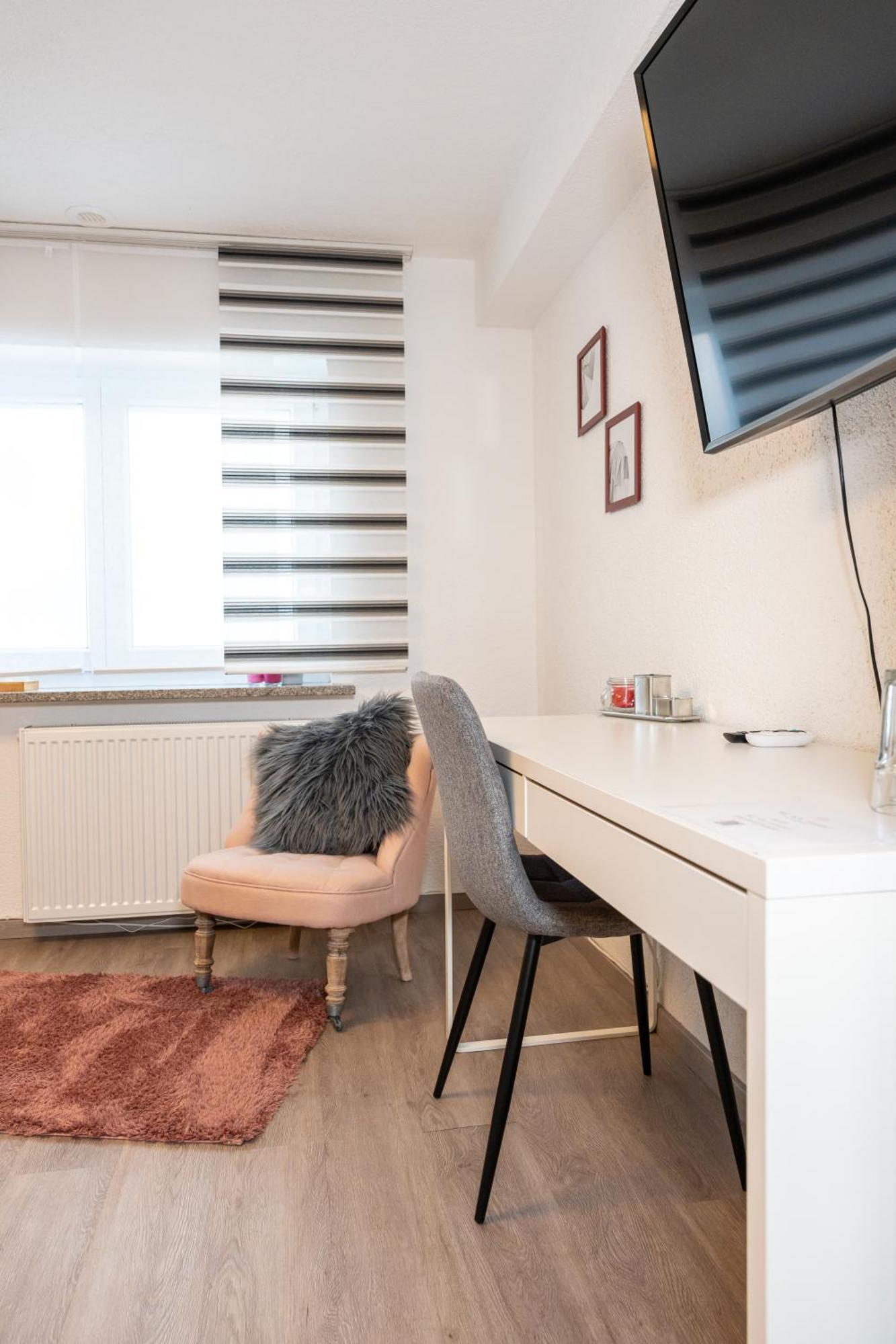 #3 Bequemes Zimmer Mit Pool Und Garten Memmingen Exteriör bild